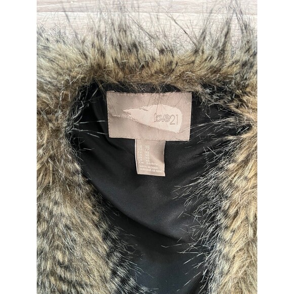 Furry Vest Forever 21 size XS women or juniors cute for fall - Picture 4 of 7